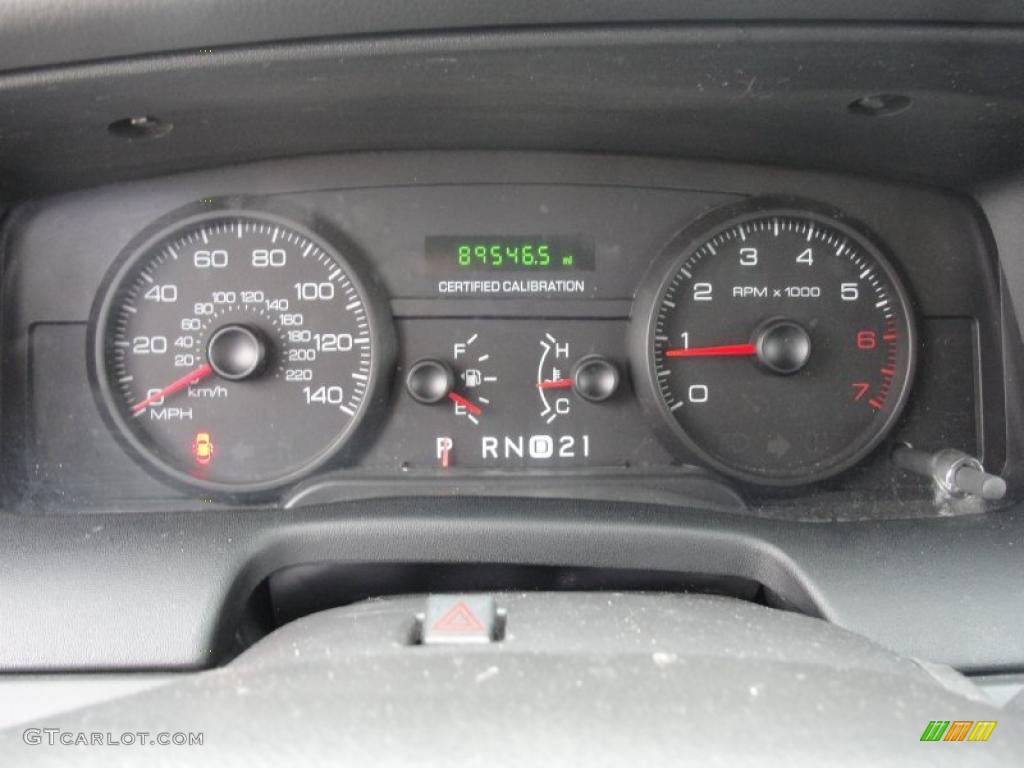 2007 Ford Crown Victoria Police Interceptor Gauges Photo #47770431