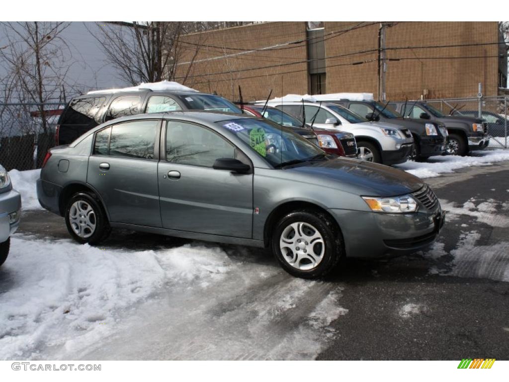 2005 ION 2 Sedan - Storm Gray / Gray photo #4