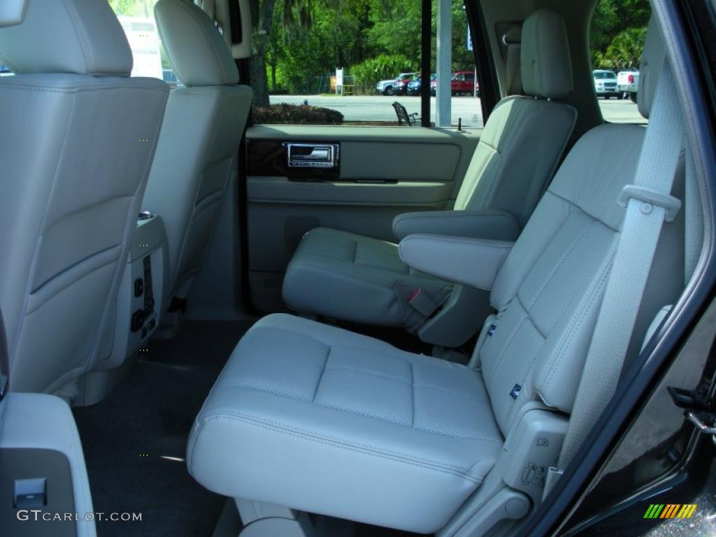 2011 Navigator 4x2 - Tuxedo Black Metallic / Stone photo #6