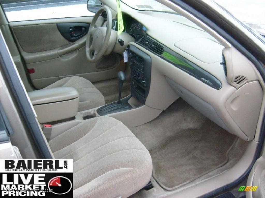 2002 Malibu Sedan - Medium Bronzemist Metallic / Neutral photo #16