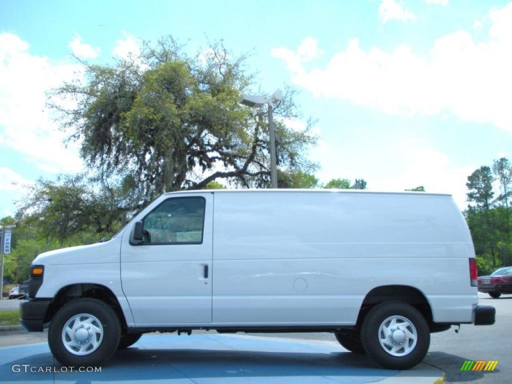Oxford White 2011 Ford E Series Van E250 XL Cargo Exterior Photo #47777310