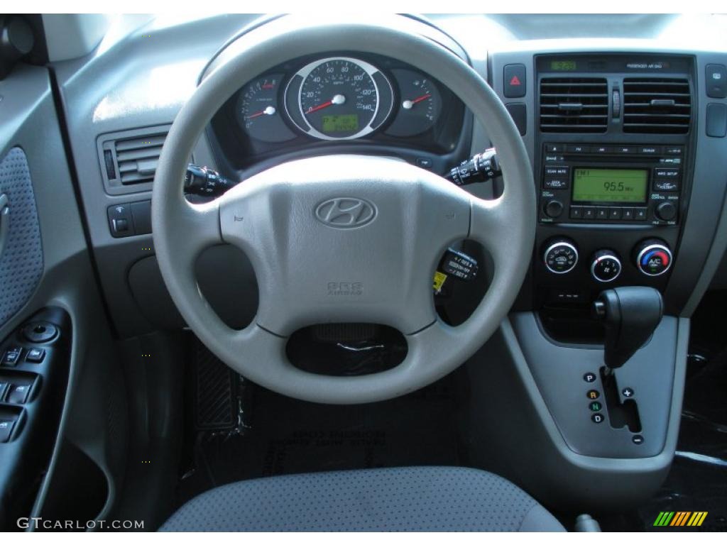 2009 Hyundai Tucson GLS Controls Photo #47779020