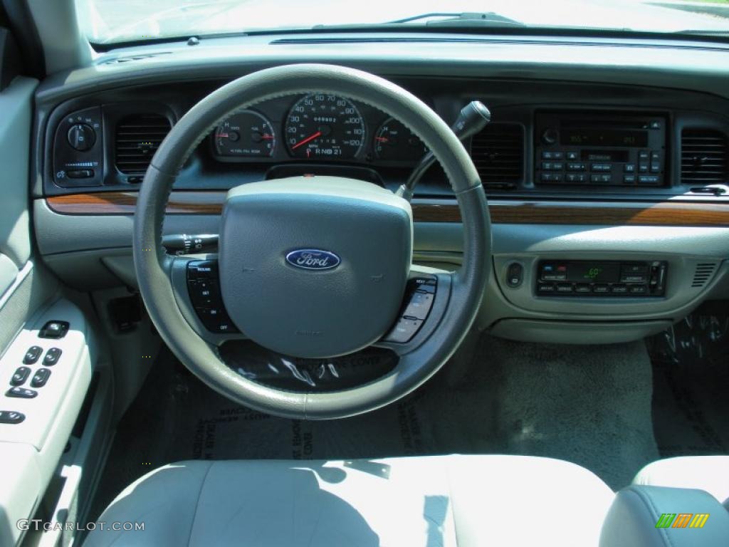 2005 Crown Victoria LX - Silver Birch Metallic / Light Flint photo #19