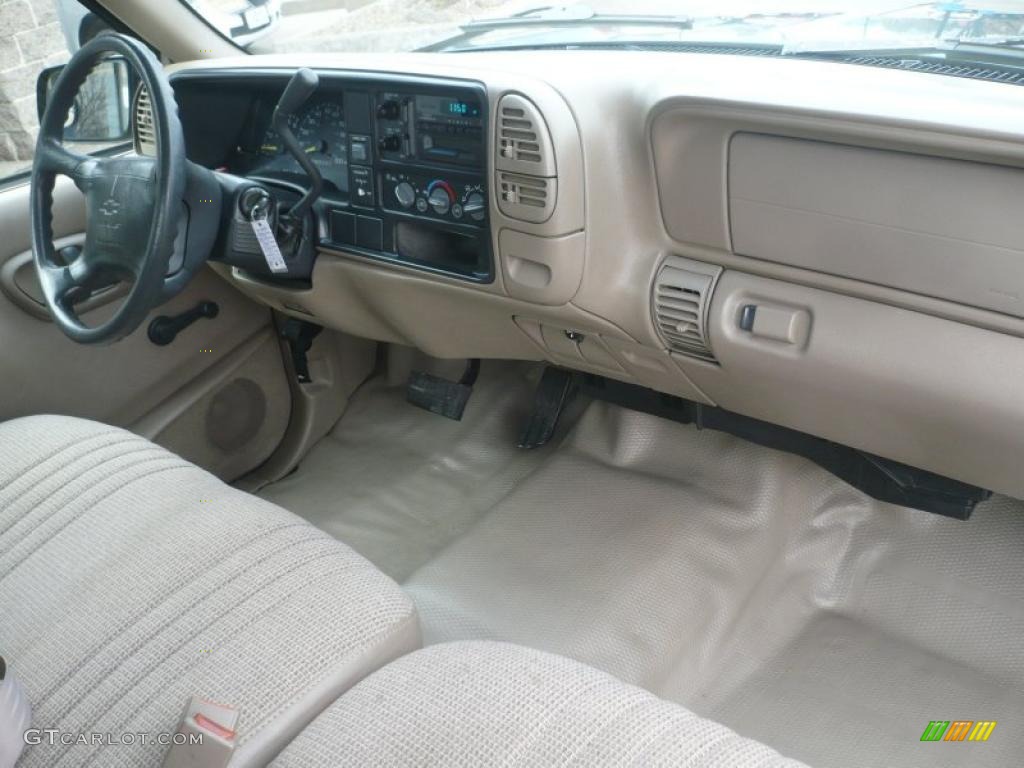 1997 Chevrolet C/K C1500 Cheyenne Extended Cab Neutral Shale Dashboard Photo #47781399
