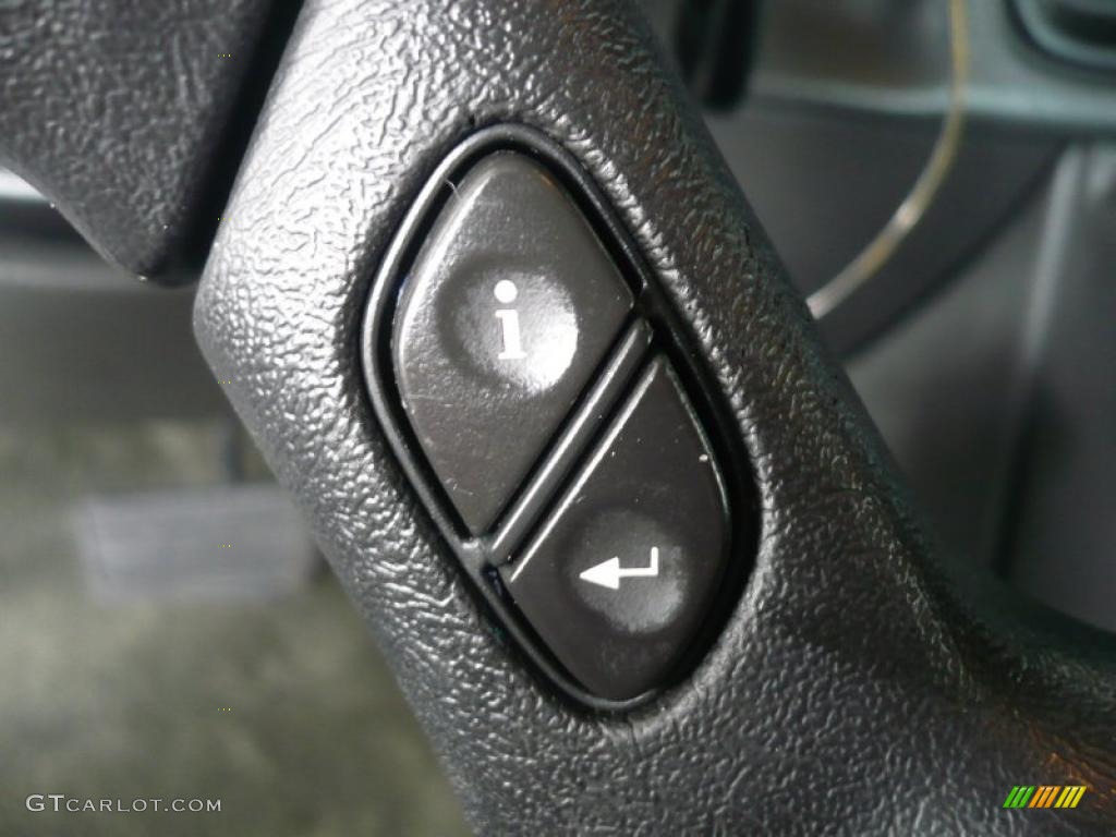 2006 Chevrolet Silverado 2500HD LT Extended Cab 4x4 Controls Photo #47782455