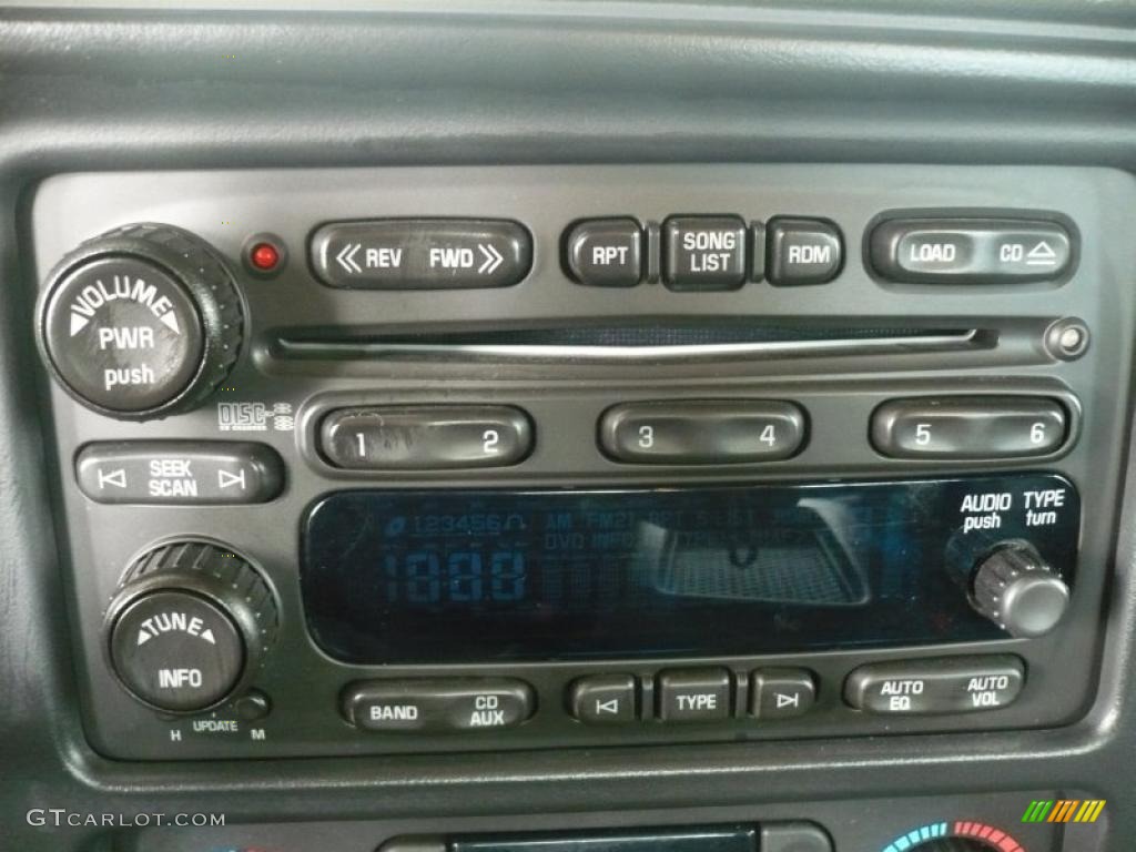 2006 Chevrolet Silverado 2500HD LT Extended Cab 4x4 Controls Photo #47782485