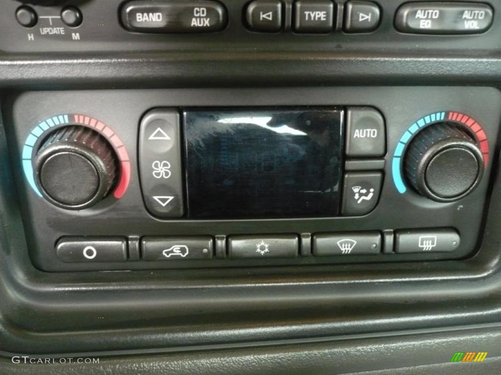 2006 Chevrolet Silverado 2500HD LT Extended Cab 4x4 Controls Photo #47782500