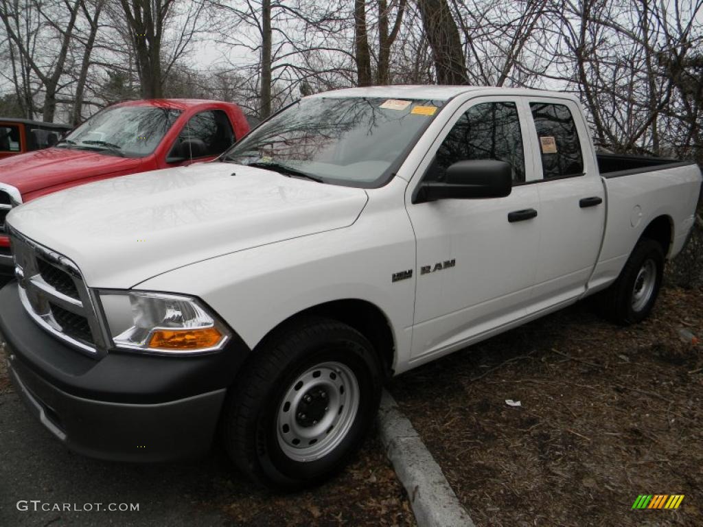 2009 Ram 1500 ST Quad Cab 4x4 - Stone White / Dark Slate/Medium Graystone photo #2