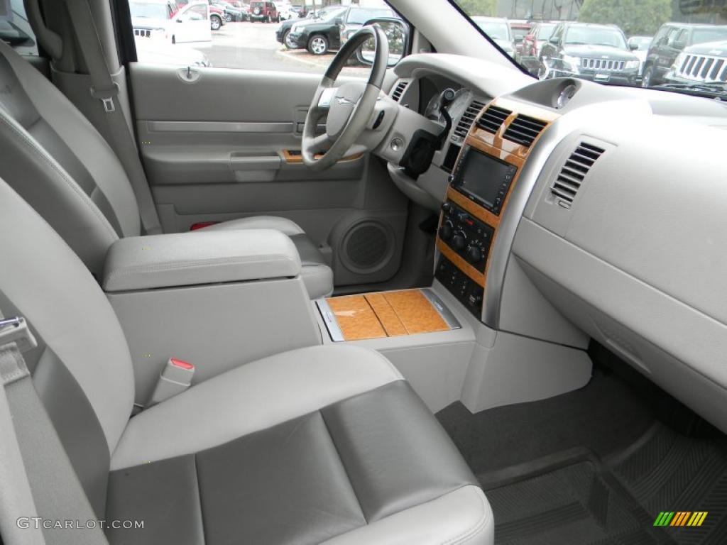 2008 Chrysler Aspen Limited 4WD interior Photo #47783373