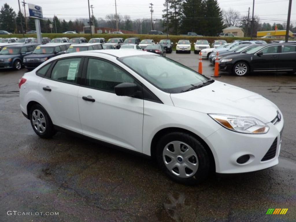 2012 Focus S Sedan - Oxford White / Charcoal Black photo #6