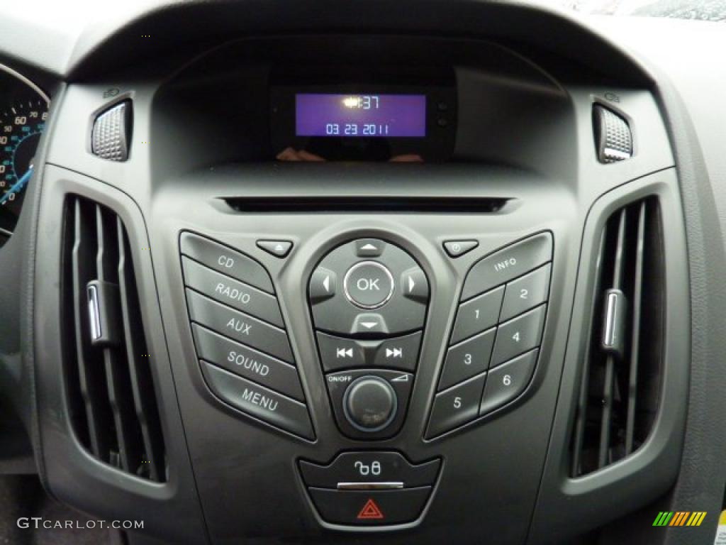 2012 Ford Focus S Sedan Controls Photo #47784631