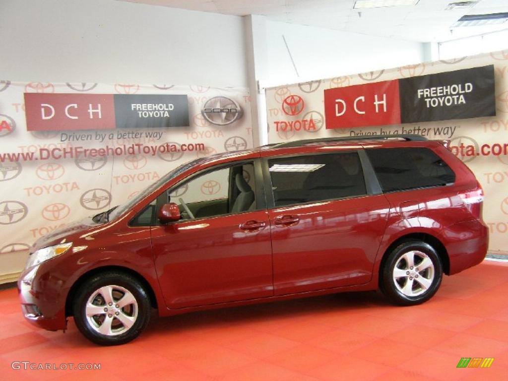 2011 Sienna LE - Salsa Red Pearl / Bisque photo #4