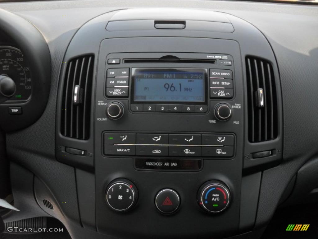 2010 Hyundai Elantra Touring GLS Controls Photo #47785209