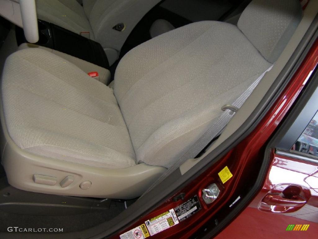 2011 Sienna LE - Salsa Red Pearl / Bisque photo #15