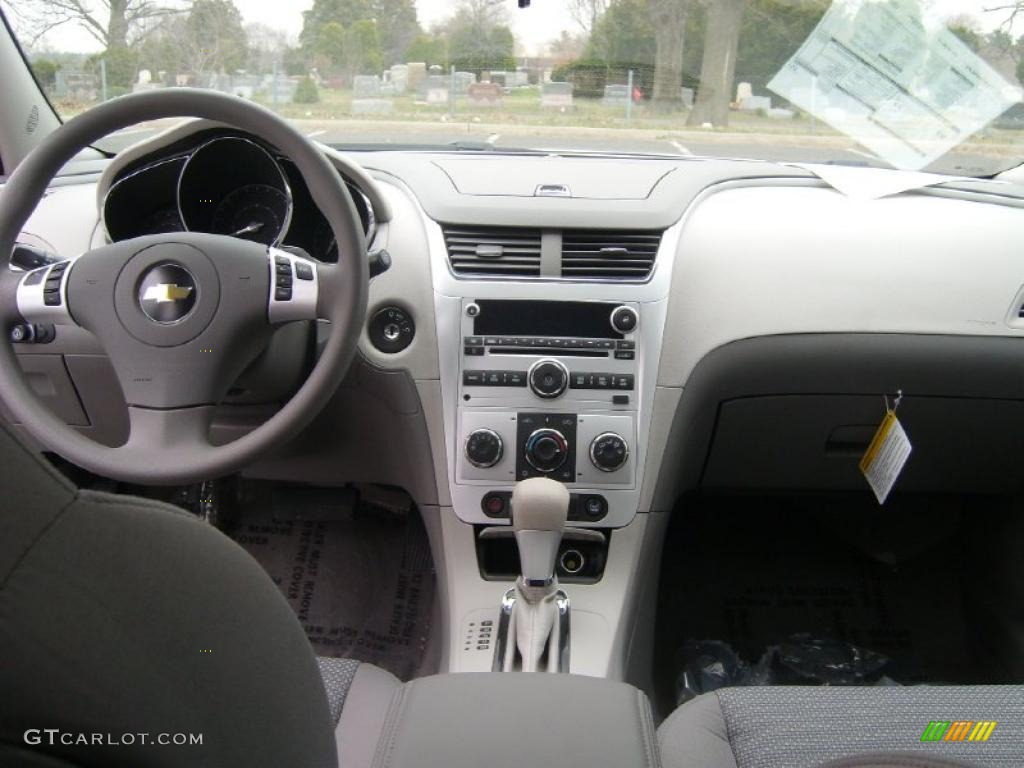 2011 Malibu LT - Summit White / Titanium photo #4