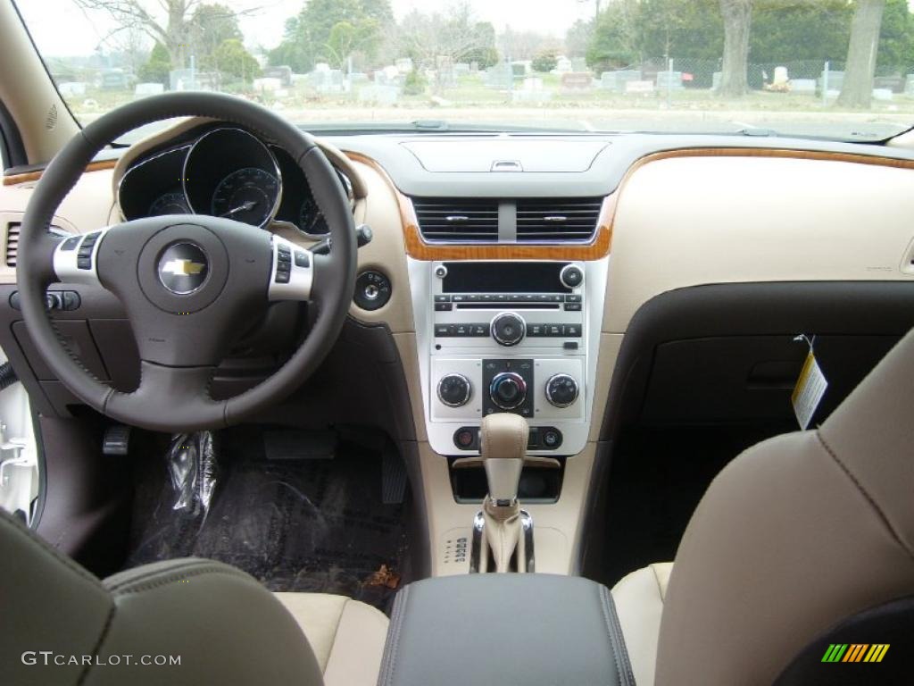2011 Chevrolet Malibu LT Cocoa/Cashmere Dashboard Photo #47788263