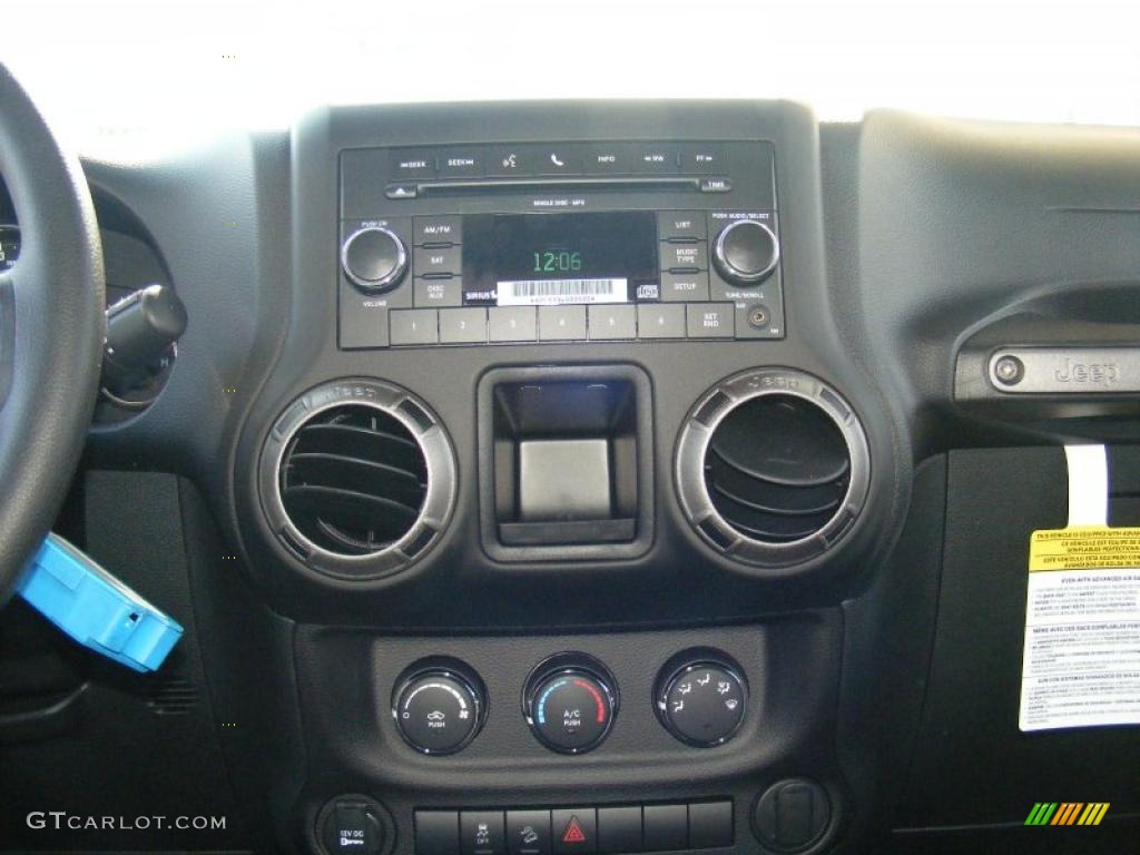 2011 Wrangler Sport 4x4 - Mango Tango Pearl / Black photo #10