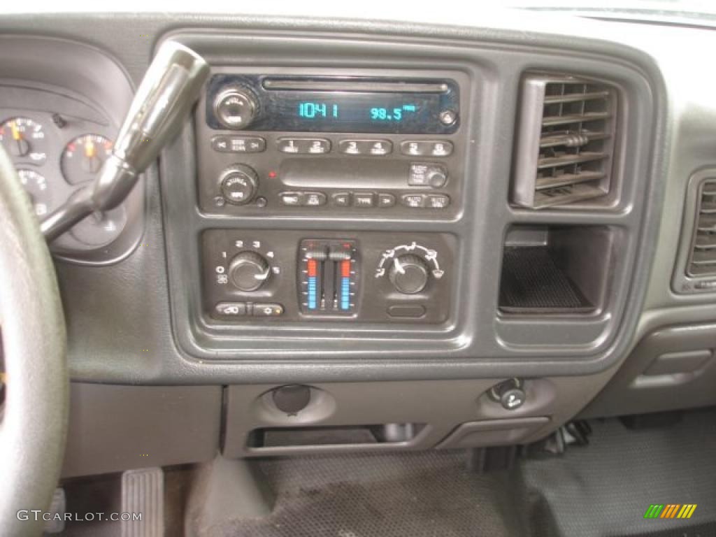 2007 Chevrolet Silverado 1500 Classic Work Truck Regular Cab 4x4 Controls Photo #47791315