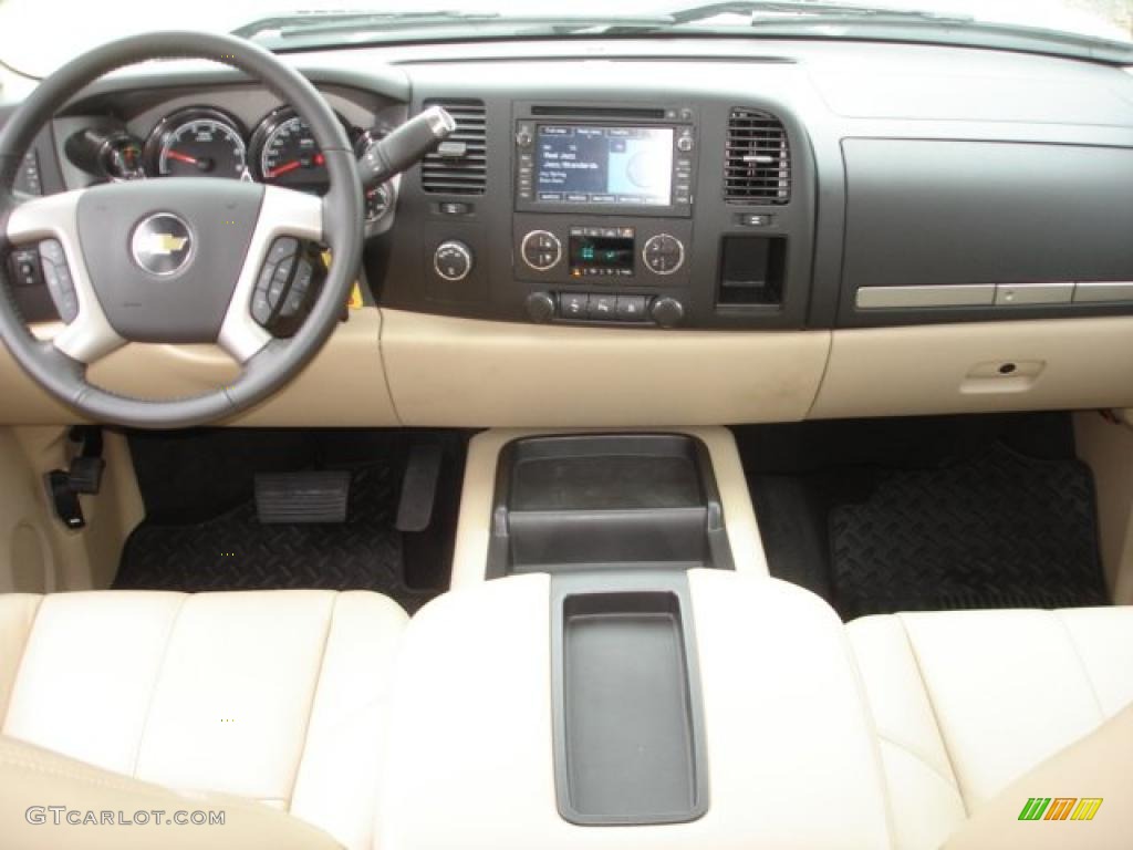 2011 Chevrolet Silverado 1500 Hybrid Crew Cab 4x4 Light Cashmere/Ebony Dashboard Photo #47791522