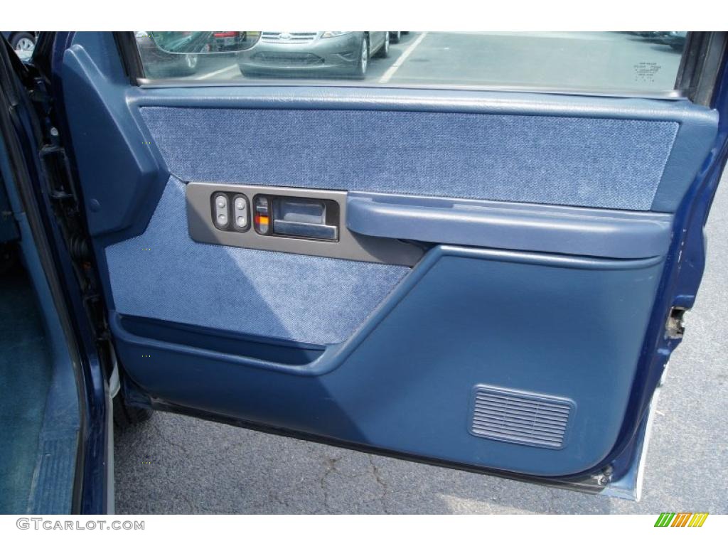 1994 Chevrolet C/K K1500 Z71 Regular Cab 4x4 Blue Door Panel Photo #47794213