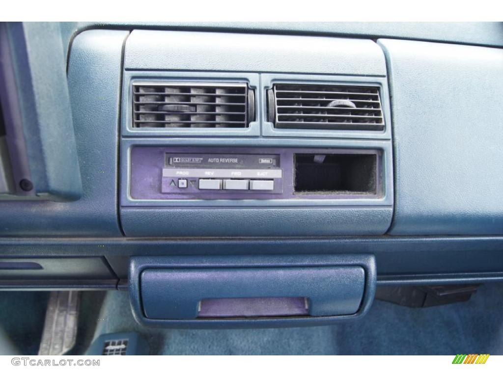 1994 Chevrolet C/K K1500 Z71 Regular Cab 4x4 Controls Photo #47794390