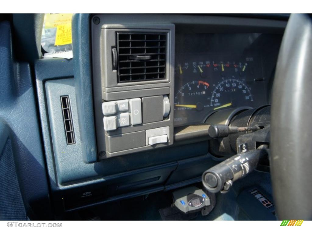 1994 Chevrolet C/K K1500 Z71 Regular Cab 4x4 Controls Photos