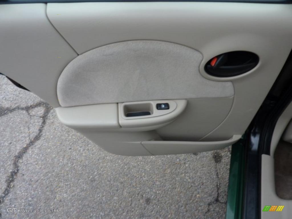 2004 ION 3 Sedan - Rain Forest Green / Tan photo #14
