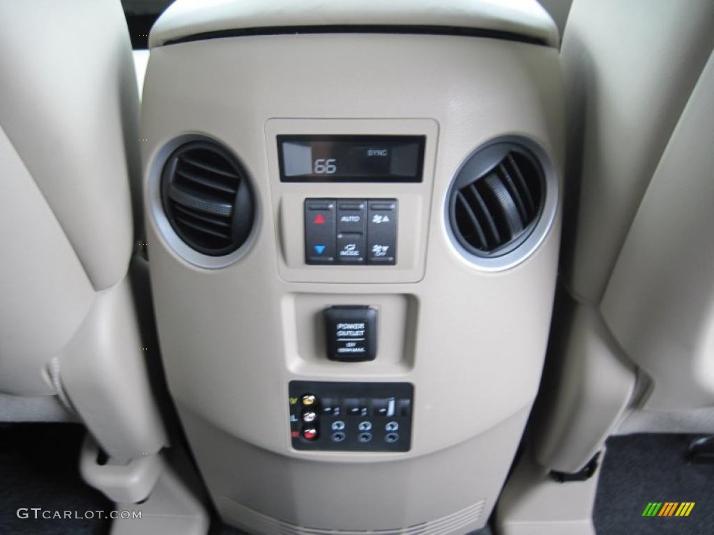 2011 Honda Pilot EX-L controls Photo #47797909