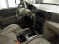 2005 Light Khaki Metallic Jeep Grand Cherokee Laredo  photo #23