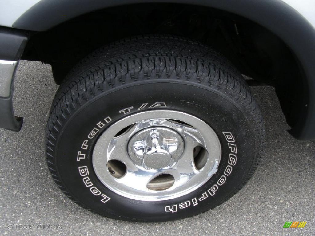 2002 F150 XL Regular Cab 4x4 - Silver Metallic / Medium Graphite photo #3