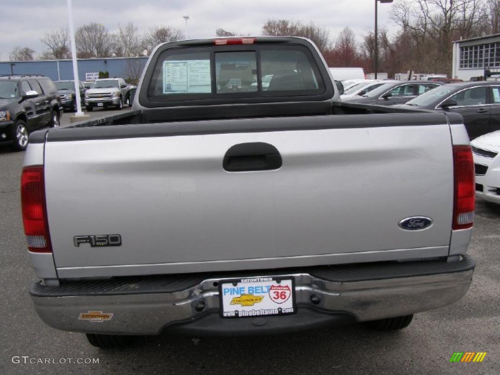 2002 F150 XL Regular Cab 4x4 - Silver Metallic / Medium Graphite photo #7