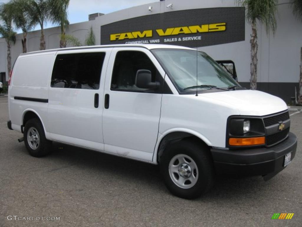 2007 Express 1500 Cargo Van - Summit White / Medium Pewter photo #1