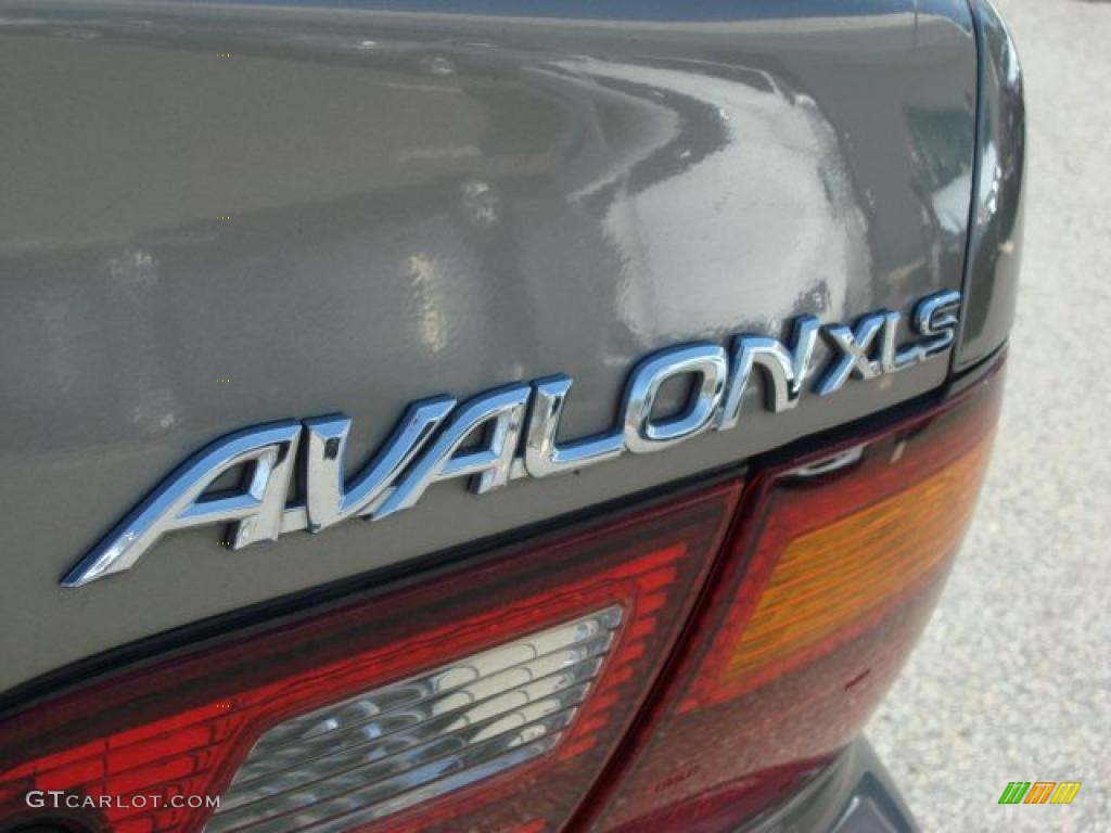 1999 Toyota Avalon XLS Marks and Logos Photos