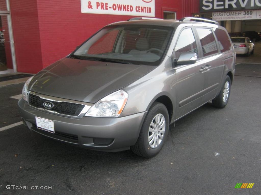 Titanium Silver Kia Sedona