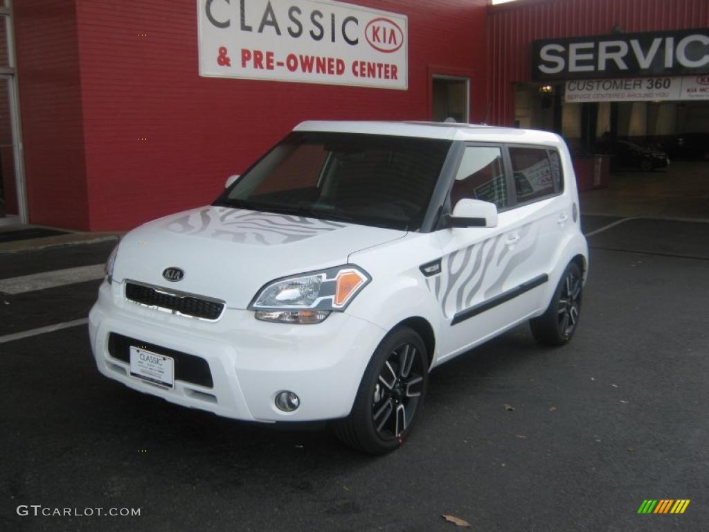 2011 Soul White Tiger Special Edition - Clear White/Grey Graphics / Black Leather photo #1