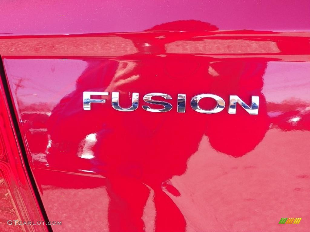 2010 Fusion SE - Red Candy Metallic / Charcoal Black photo #12