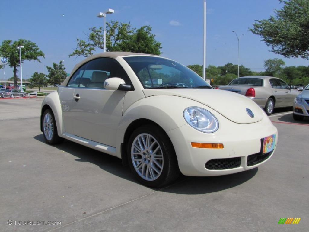 Harvest Moon Beige 2007 Volkswagen New Beetle 2.5 Convertible Exterior Photo #47803517