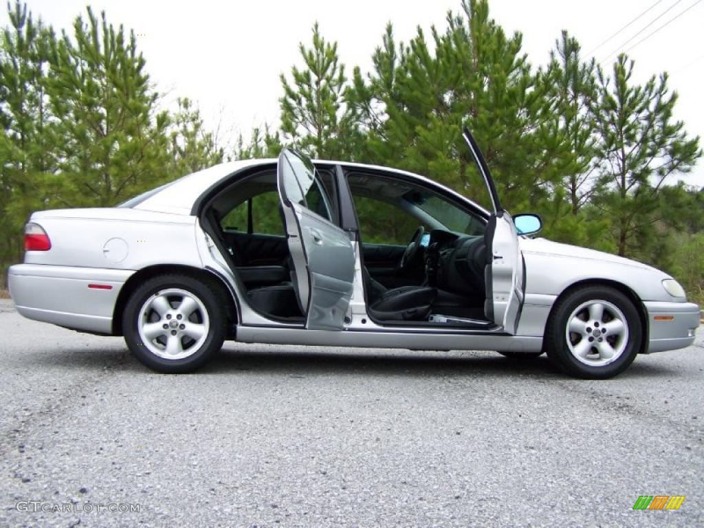 1998 Catera  - Platinum Silver / Ebony Black photo #13