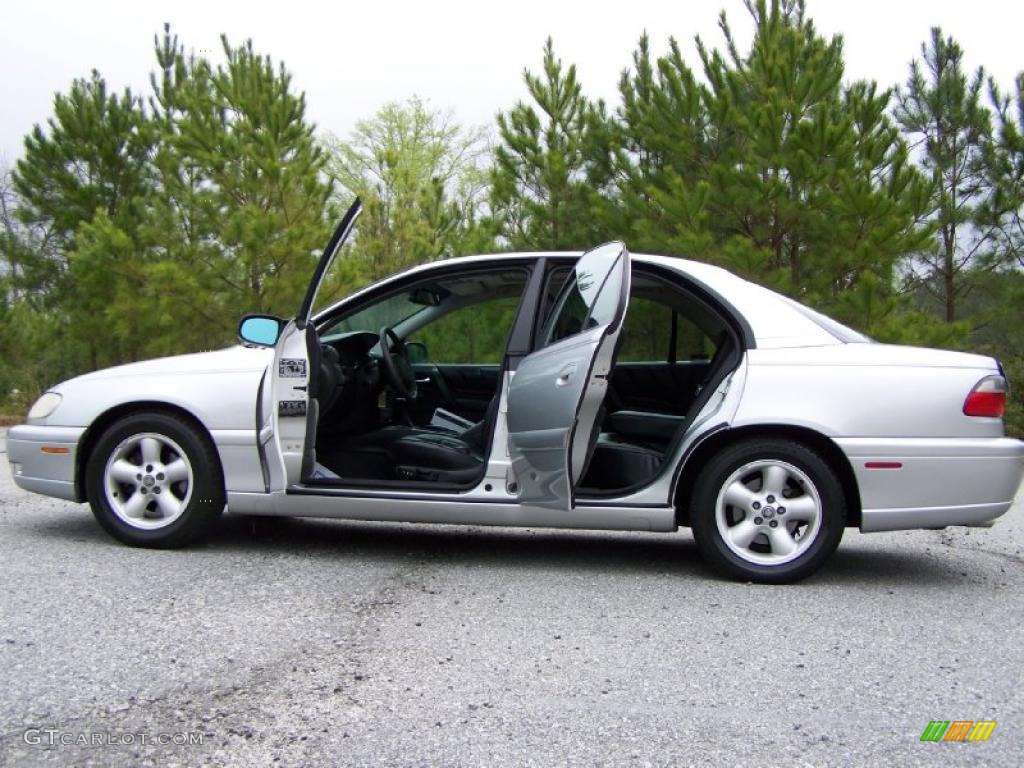 1998 Catera  - Platinum Silver / Ebony Black photo #14