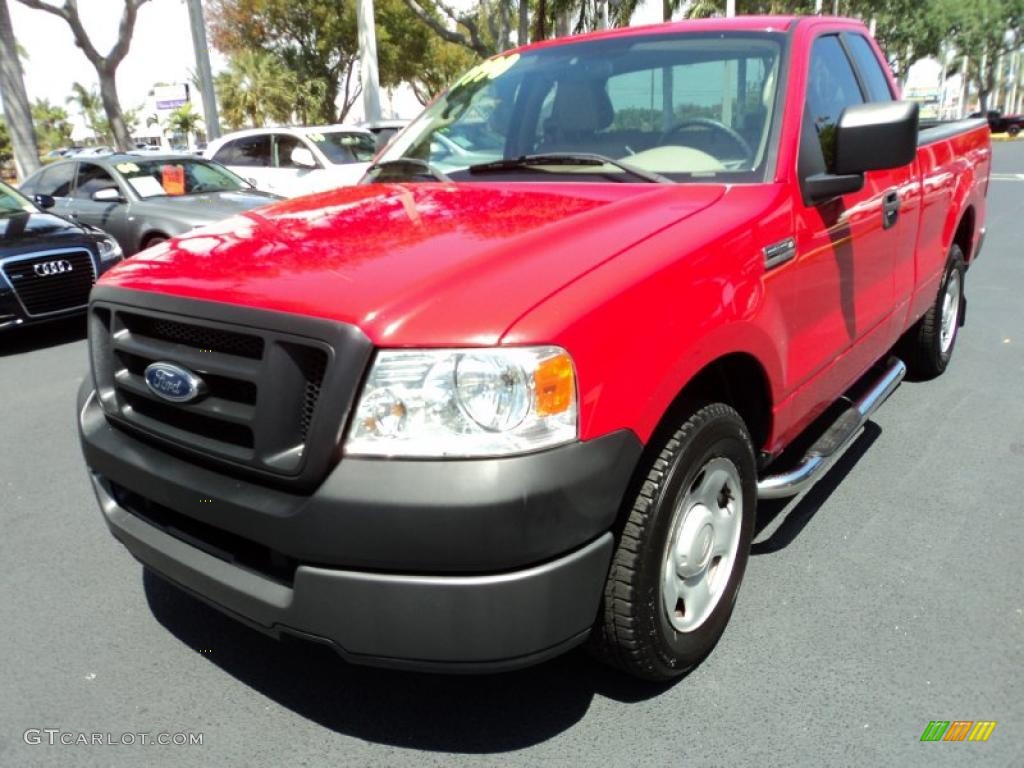 2005 F150 XL Regular Cab - Bright Red / Tan photo #10