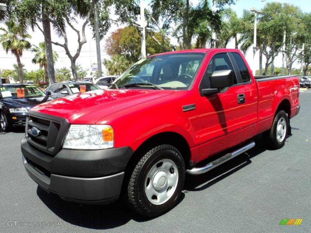 2005 F150 XL Regular Cab - Bright Red / Tan photo #11