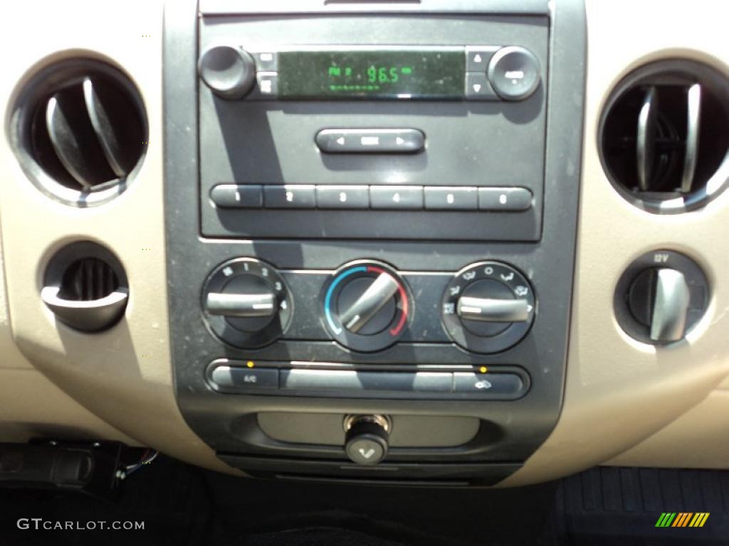 2005 F150 XL Regular Cab - Bright Red / Tan photo #20