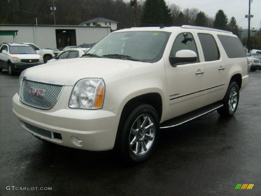 White Diamond Tintcoat 2011 GMC Yukon XL Denali AWD Exterior Photo #47811011