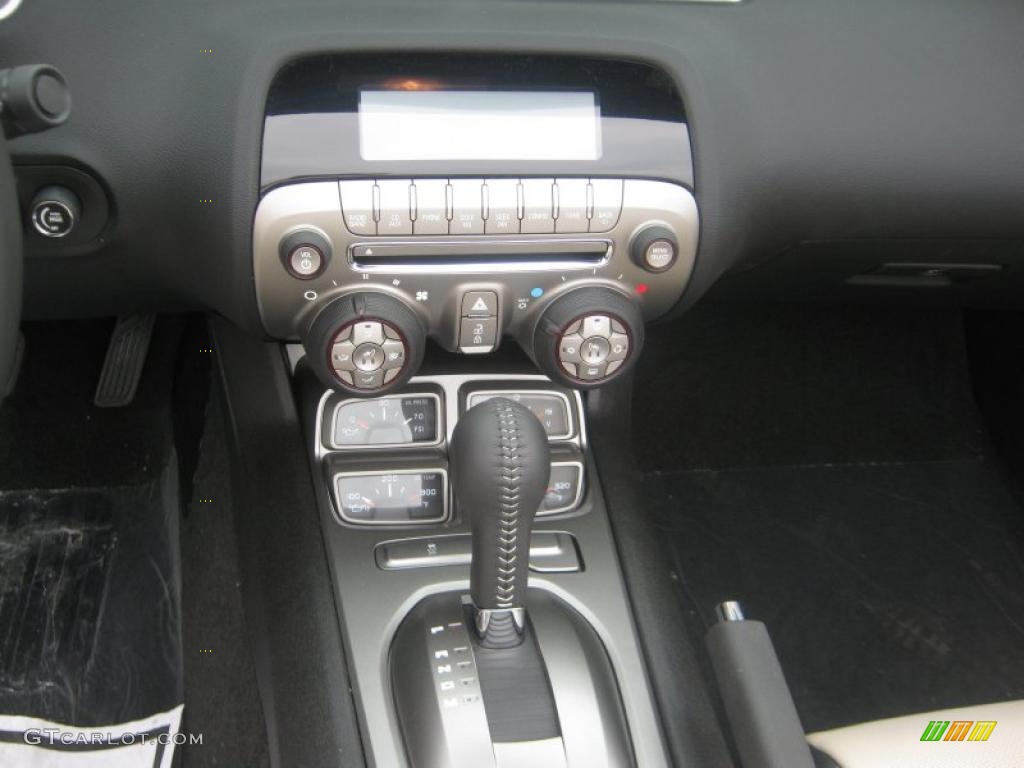 2011 Chevrolet Camaro SS/RS Convertible Controls Photo #47811257