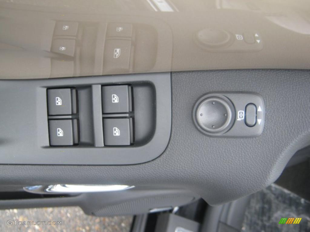 2011 Chevrolet Camaro SS/RS Convertible Controls Photo #47811365