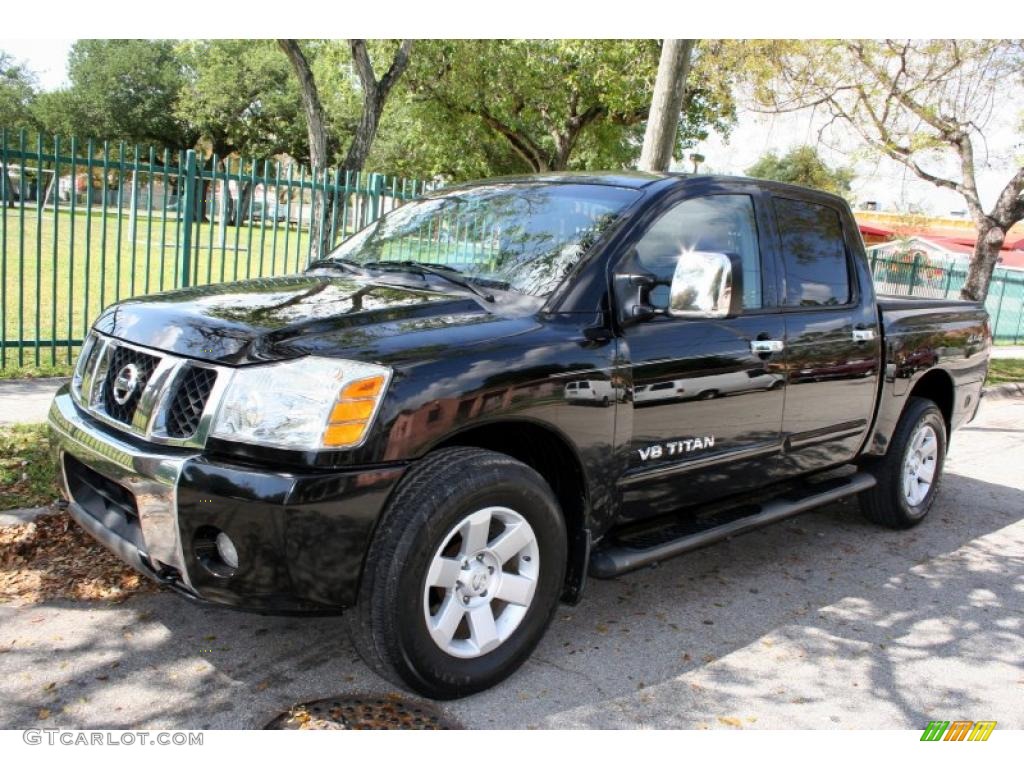 2006 Titan LE Crew Cab 4x4 - Galaxy Black / Graphite/Titanium photo #1