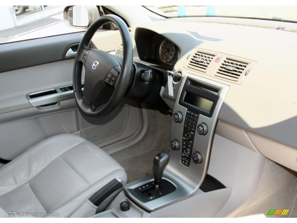 Dark Beige/Quartz Interior 2007 Volvo S40 T5 AWD Photo #47814707