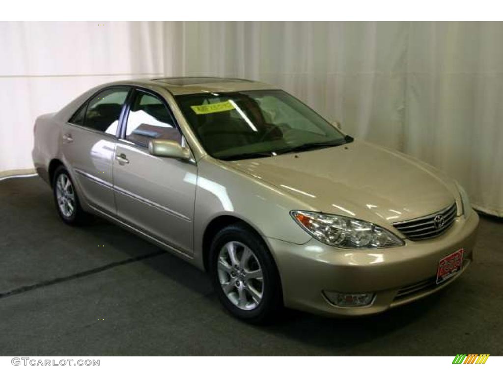 2005 Camry XLE V6 - Beige / Taupe photo #1