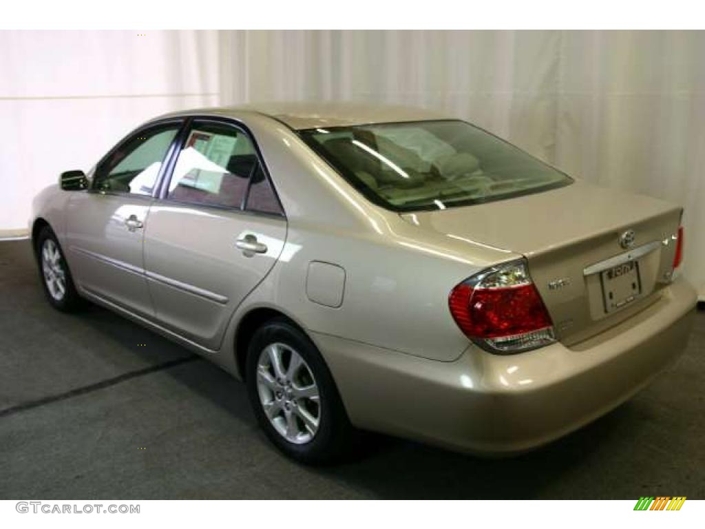 2005 Camry XLE V6 - Beige / Taupe photo #20