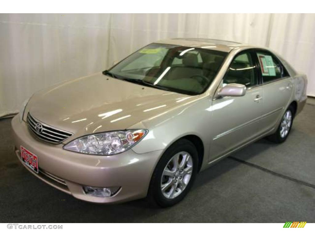 2005 Camry XLE V6 - Beige / Taupe photo #22